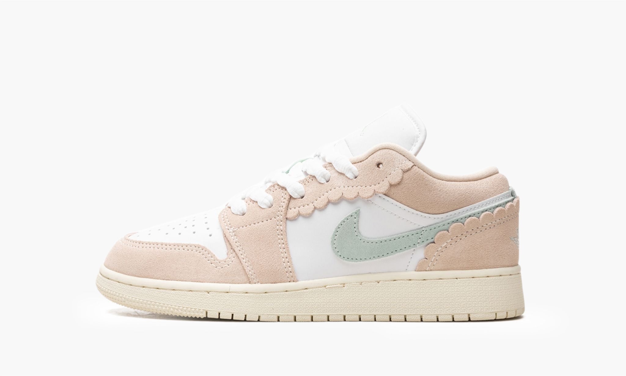 Jordan 1 Low SE GS “Scalloped Edge Guava Ice”