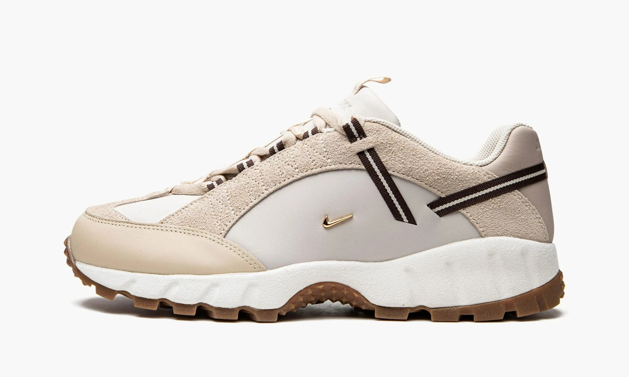 Nike Air Humara LX WMNS “Jacquemus – Light Bone Gold”