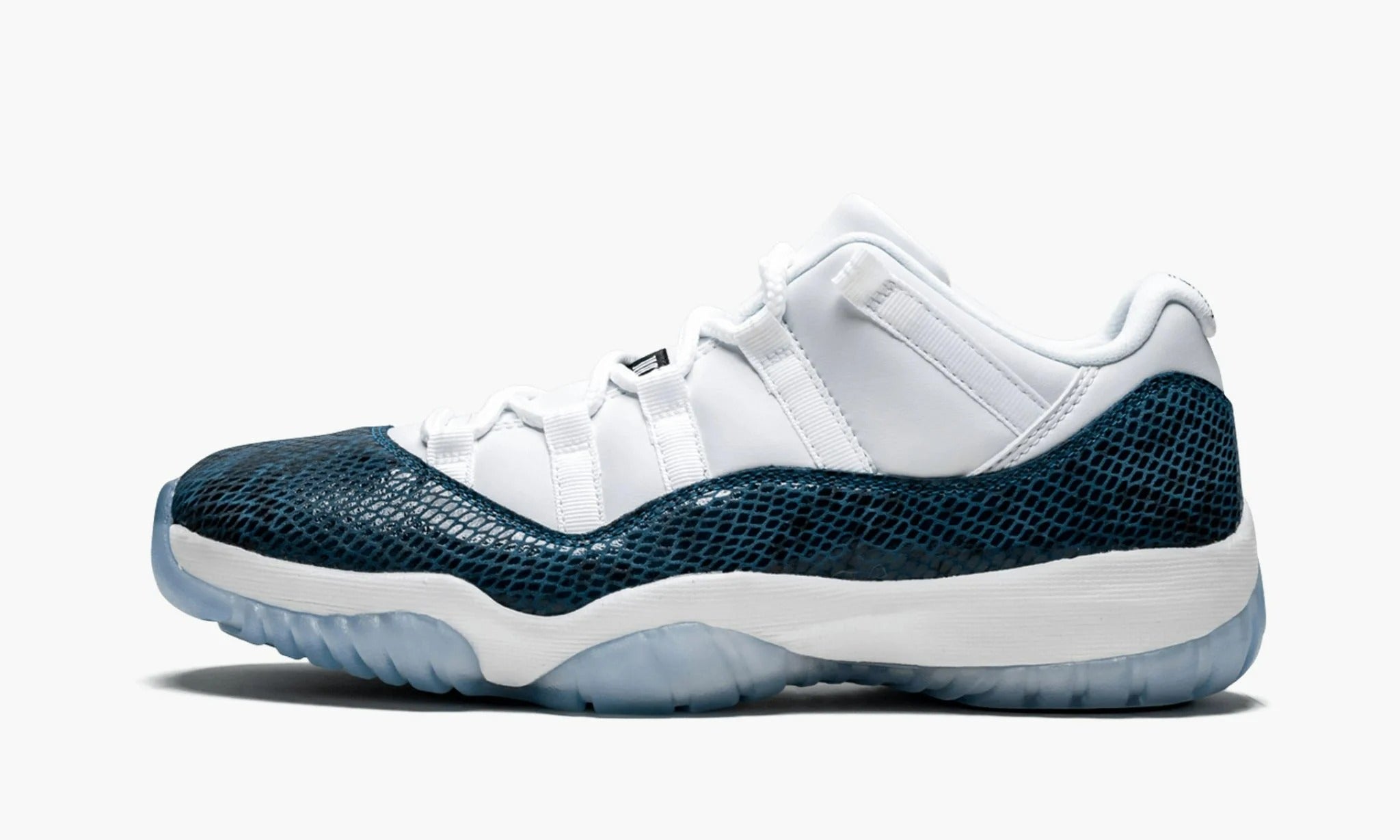 Jordan 11 Retro Low LE “Blue Snakeskin”